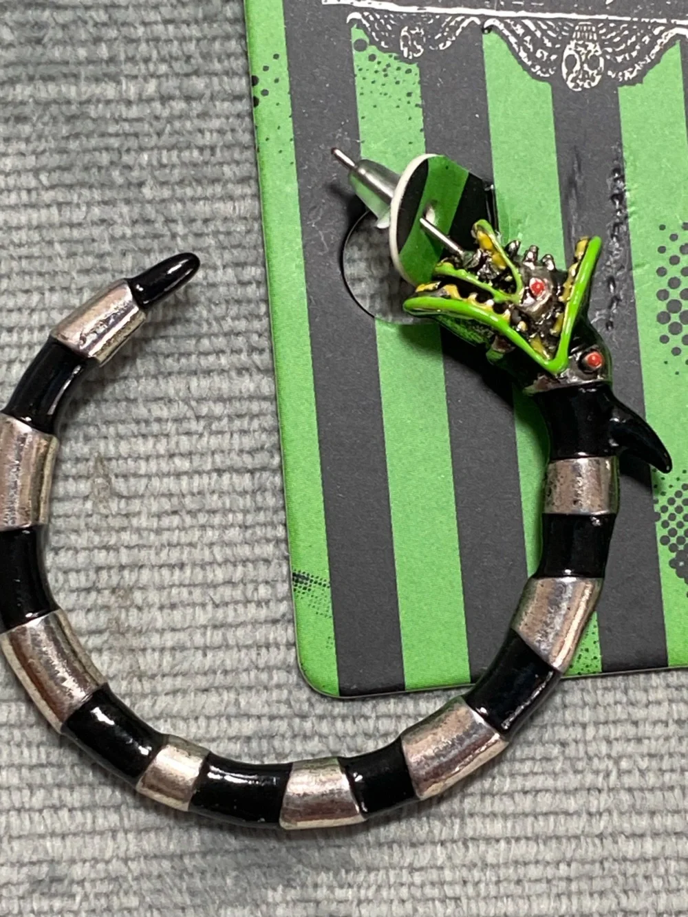 Beetlejuice Set NWT Sandworm Women Fleece socks, Hoop Earrings, Charm Bracelet